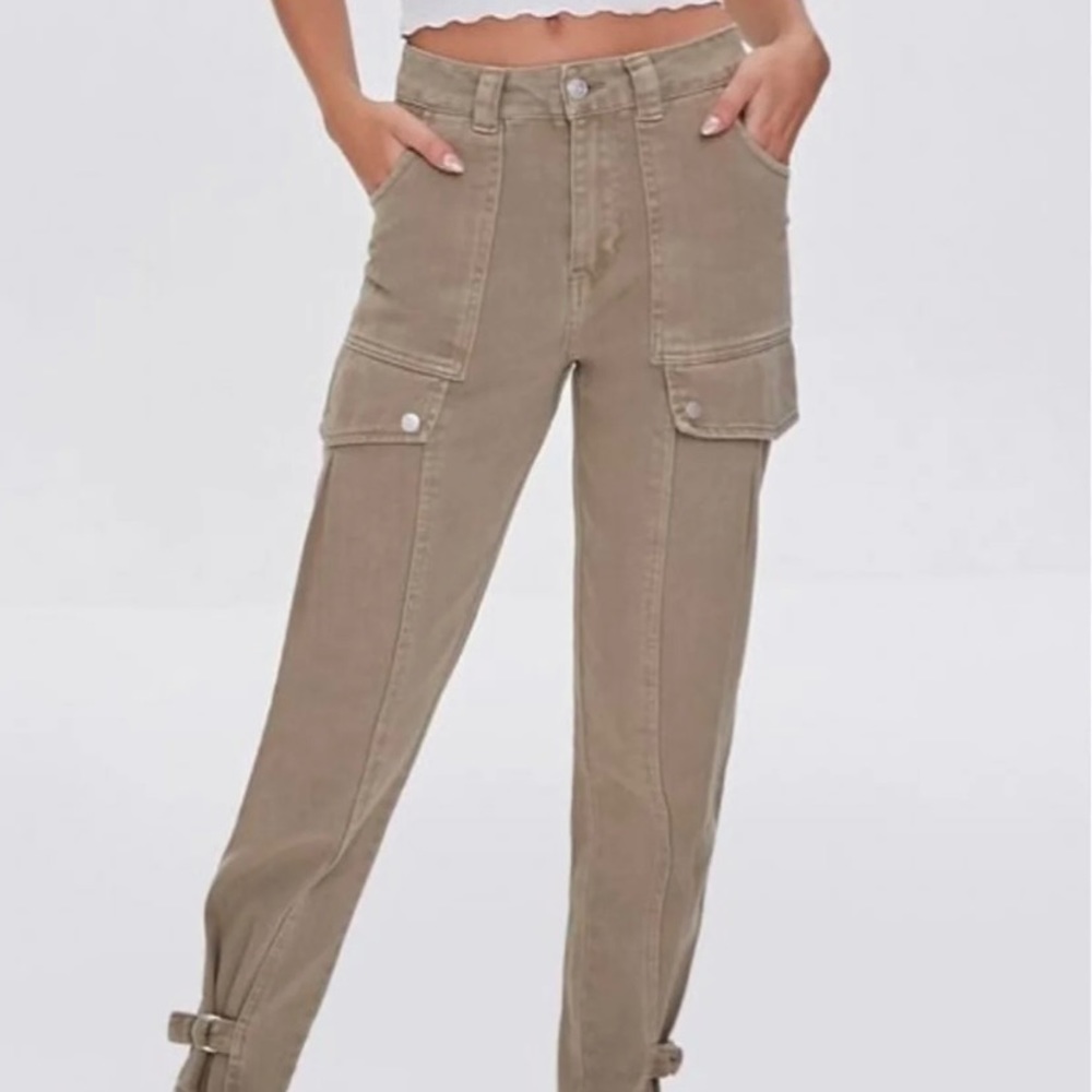 NWT Forever21 Cargo